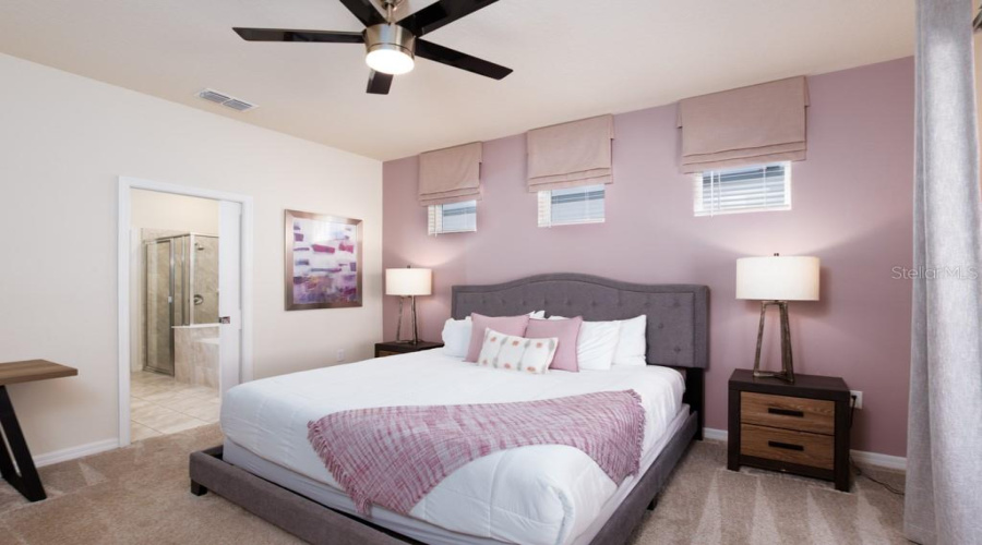 DAVENPORT, Florida 33897, 5 Bedrooms Bedrooms, ,5 BathroomsBathrooms,Residential,For Sale,ALOHA,0,MFRTB8333829