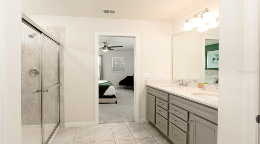 DAVENPORT, Florida 33897, 5 Bedrooms Bedrooms, ,5 BathroomsBathrooms,Residential,For Sale,ALOHA,0,MFRTB8333829