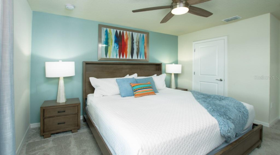 DAVENPORT, Florida 33897, 5 Bedrooms Bedrooms, ,5 BathroomsBathrooms,Residential,For Sale,ALOHA,0,MFRTB8333829