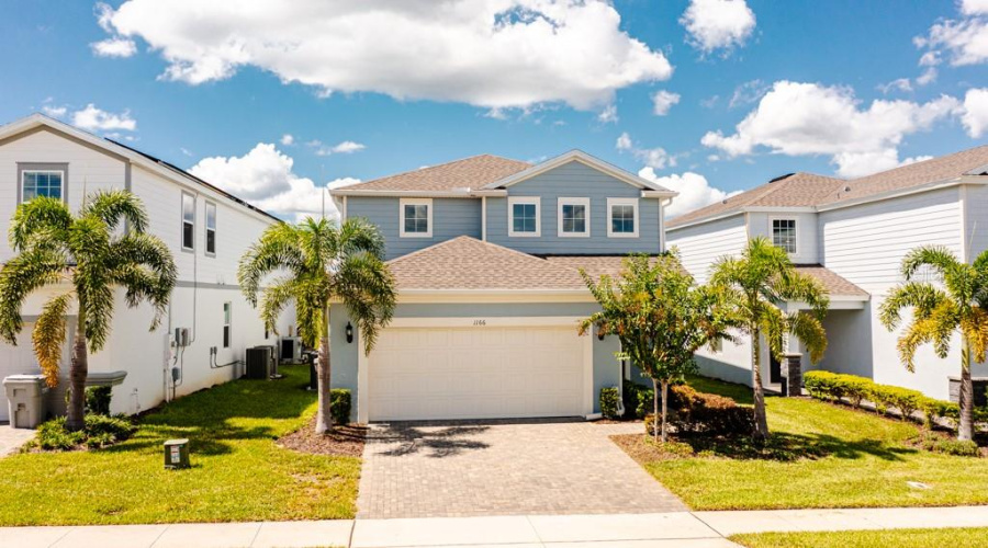 DAVENPORT, Florida 33897, 5 Bedrooms Bedrooms, ,5 BathroomsBathrooms,Residential,For Sale,ALOHA,0,MFRTB8333829