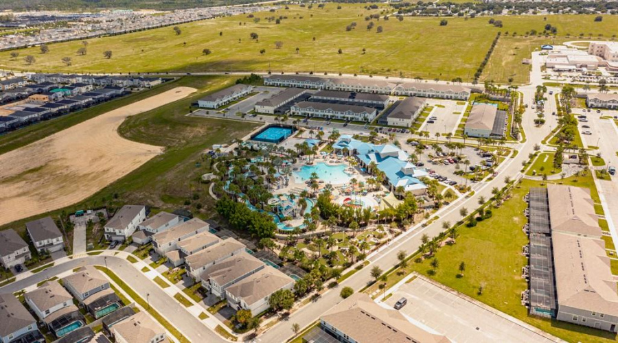 DAVENPORT, Florida 33897, 5 Bedrooms Bedrooms, ,5 BathroomsBathrooms,Residential,For Sale,ALOHA,0,MFRTB8333829