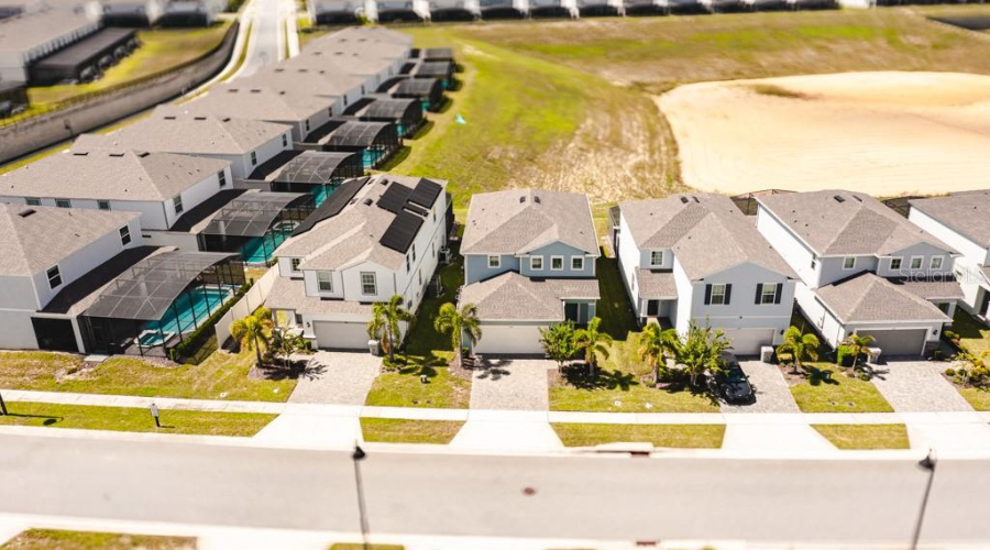 DAVENPORT, Florida 33897, 5 Bedrooms Bedrooms, ,5 BathroomsBathrooms,Residential,For Sale,ALOHA,0,MFRTB8333829