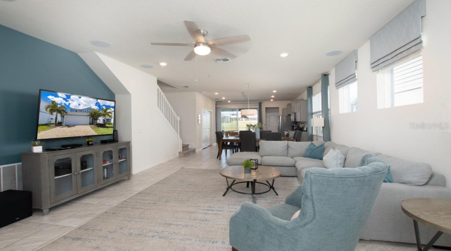 DAVENPORT, Florida 33897, 5 Bedrooms Bedrooms, ,5 BathroomsBathrooms,Residential,For Sale,ALOHA,0,MFRTB8333829