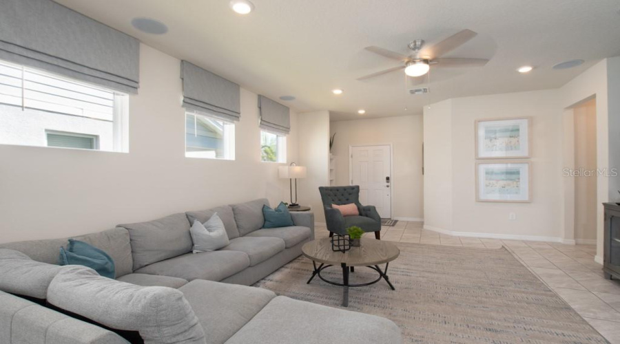 DAVENPORT, Florida 33897, 5 Bedrooms Bedrooms, ,5 BathroomsBathrooms,Residential,For Sale,ALOHA,0,MFRTB8333829