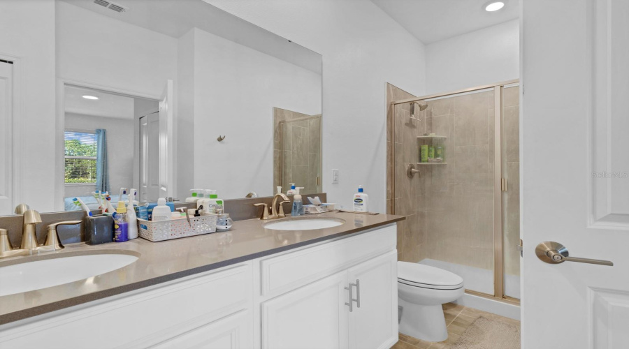 Davenport, Florida 33837, 4 Bedrooms Bedrooms, ,3 Bathroomsbathrooms,Residential,For Sale,Camden,Mfro6267593