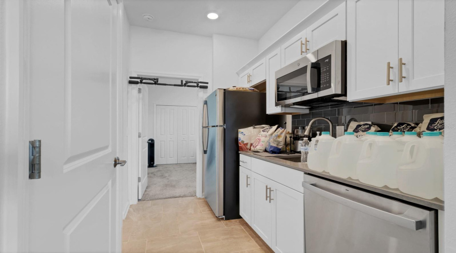 Davenport, Florida 33837, 4 Bedrooms Bedrooms, ,3 Bathroomsbathrooms,Residential,For Sale,Camden,Mfro6267593