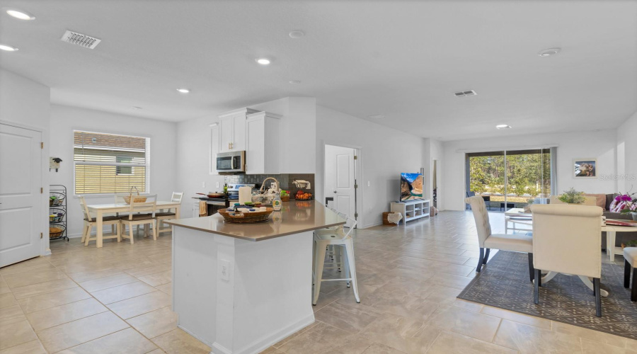 Davenport, Florida 33837, 4 Bedrooms Bedrooms, ,3 Bathroomsbathrooms,Residential,For Sale,Camden,Mfro6267593