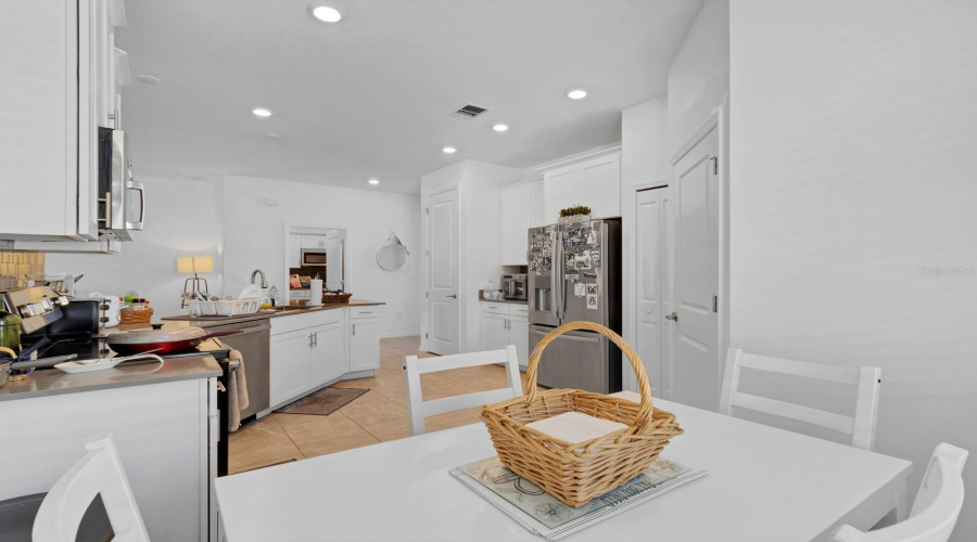 Davenport, Florida 33837, 4 Bedrooms Bedrooms, ,3 Bathroomsbathrooms,Residential,For Sale,Camden,Mfro6267593