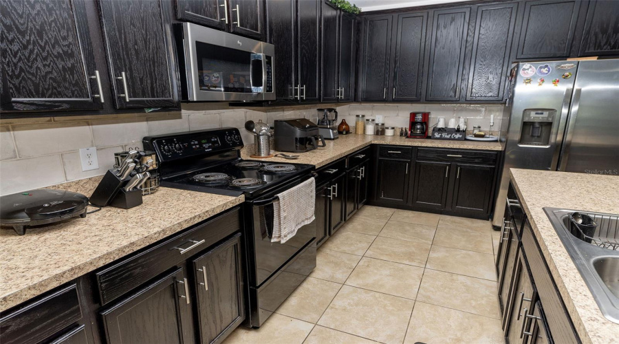 Davenport, Florida 33837, 4 Bedrooms Bedrooms, ,2 Bathroomsbathrooms,Residential,For Sale,Benjamin,Mfro6267307