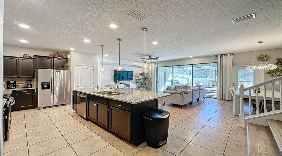 Davenport, Florida 33837, 5 Bedrooms Bedrooms, ,4 Bathroomsbathrooms,Residential,For Sale,Terrasonesta,Mfrs5117646