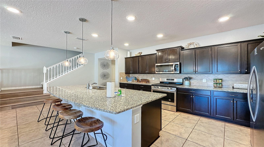 Davenport, Florida 33837, 5 Bedrooms Bedrooms, ,4 Bathroomsbathrooms,Residential,For Sale,Terrasonesta,Mfrs5117646