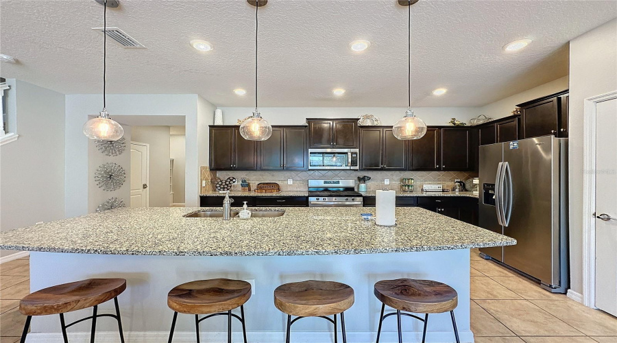 Davenport, Florida 33837, 5 Bedrooms Bedrooms, ,4 Bathroomsbathrooms,Residential,For Sale,Terrasonesta,Mfrs5117646