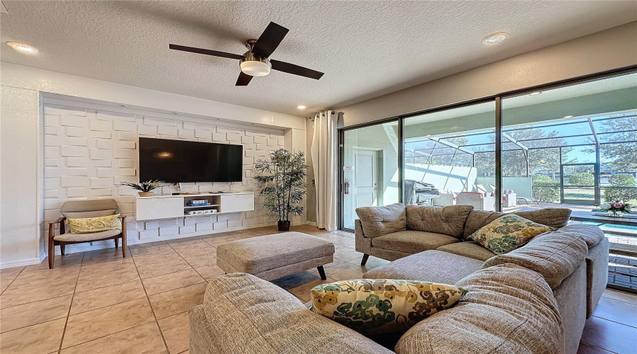 Davenport, Florida 33837, 5 Bedrooms Bedrooms, ,4 Bathroomsbathrooms,Residential,For Sale,Terrasonesta,Mfrs5117646
