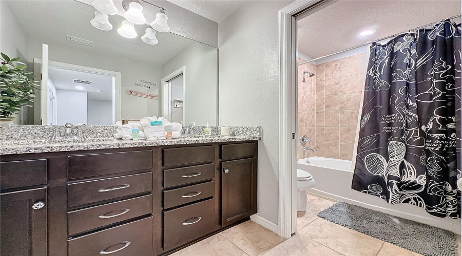 Davenport, Florida 33837, 5 Bedrooms Bedrooms, ,4 Bathroomsbathrooms,Residential,For Sale,Terrasonesta,Mfrs5117646