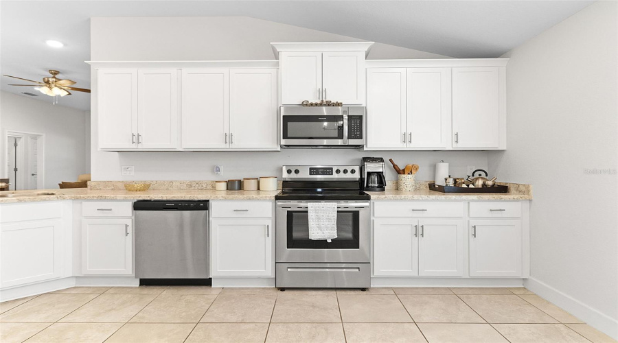 Davenport, Florida 33837, 4 Bedrooms Bedrooms, ,2 Bathroomsbathrooms,Residential,For Sale,Citrus Landings,Mfrs5106175