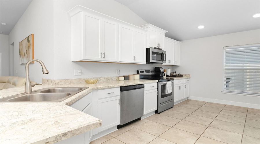 Davenport, Florida 33837, 4 Bedrooms Bedrooms, ,2 Bathroomsbathrooms,Residential,For Sale,Citrus Landings,Mfrs5106175