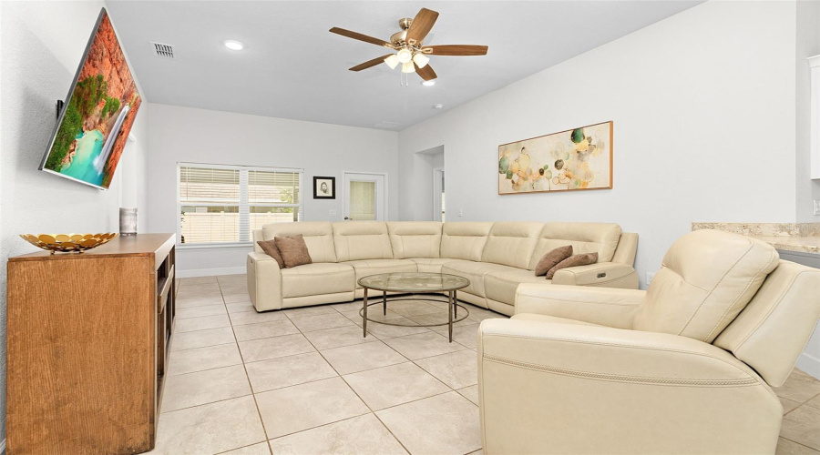 Davenport, Florida 33837, 4 Bedrooms Bedrooms, ,2 Bathroomsbathrooms,Residential,For Sale,Citrus Landings,Mfrs5106175