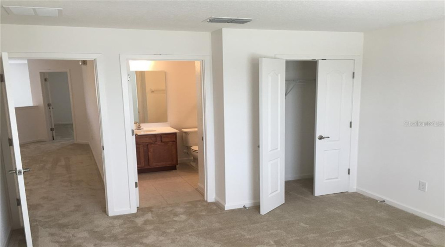 KISSIMMEE, Florida 34746, 6 Bedrooms Bedrooms, ,4 BathroomsBathrooms,Residential,For Sale,SHANTI,0,MFRO6267843