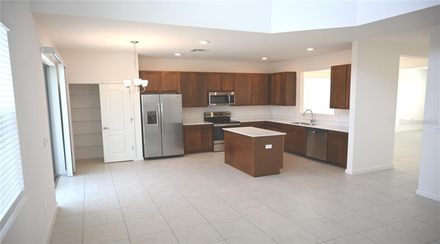 KISSIMMEE, Florida 34746, 6 Bedrooms Bedrooms, ,4 BathroomsBathrooms,Residential,For Sale,SHANTI,0,MFRO6267843