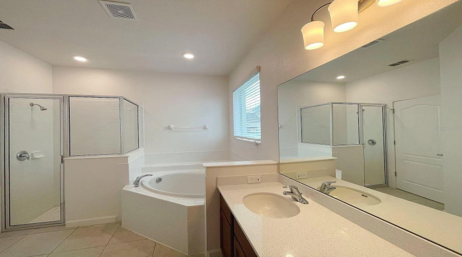 KISSIMMEE, Florida 34746, 6 Bedrooms Bedrooms, ,4 BathroomsBathrooms,Residential,For Sale,SHANTI,0,MFRO6267843