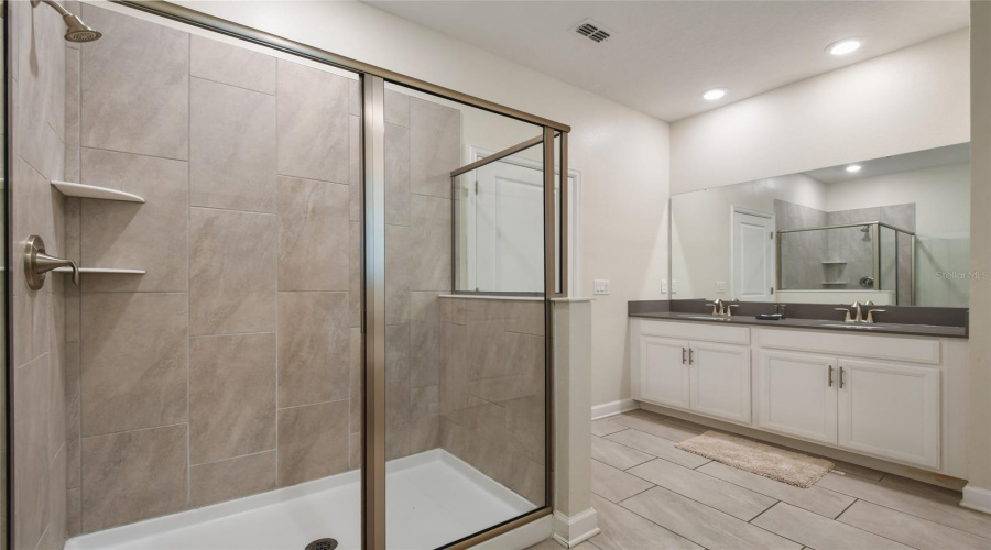 KISSIMMEE, Florida 34746, 9 Bedrooms Bedrooms, ,5 BathroomsBathrooms,Residential,For Sale,NARRATIVE,0,MFRTB8321367