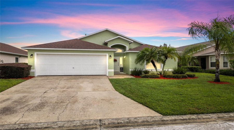 Davenport, Florida 33837, 4 Bedrooms Bedrooms, ,3 Bathroomsbathrooms,Residential,For Sale,Kimberly Point,Mfro6249204