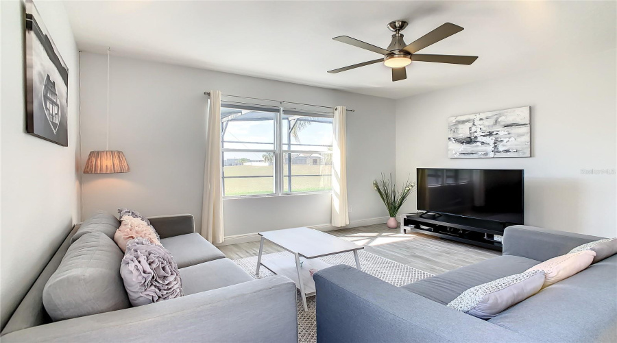DAVENPORT, Florida 33837, 3 Bedrooms Bedrooms, ,2 BathroomsBathrooms,Residential,For Sale,KNOLLWOOD,MFRG5090942