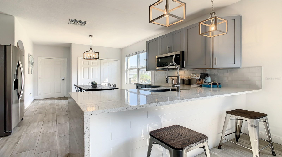 DAVENPORT, Florida 33837, 3 Bedrooms Bedrooms, ,2 BathroomsBathrooms,Residential,For Sale,KNOLLWOOD,MFRG5090942