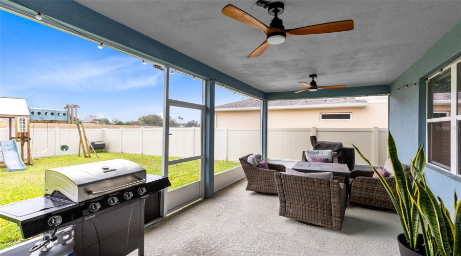 Davenport, Florida 33837, 5 Bedrooms Bedrooms, ,2 Bathroomsbathrooms,Residential,For Sale,Seattle Slew,Mfro6267308