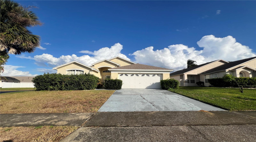 Kissimmee, Florida 34747, 4 Bedrooms Bedrooms, ,3 Bathroomsbathrooms,Residential,For Sale,La Jolla,Mfrs5117657