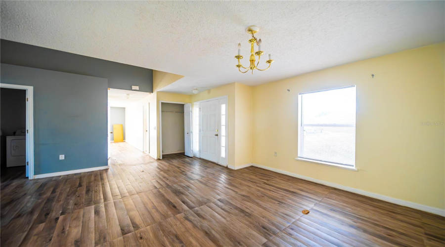 Foyer/Dining Room