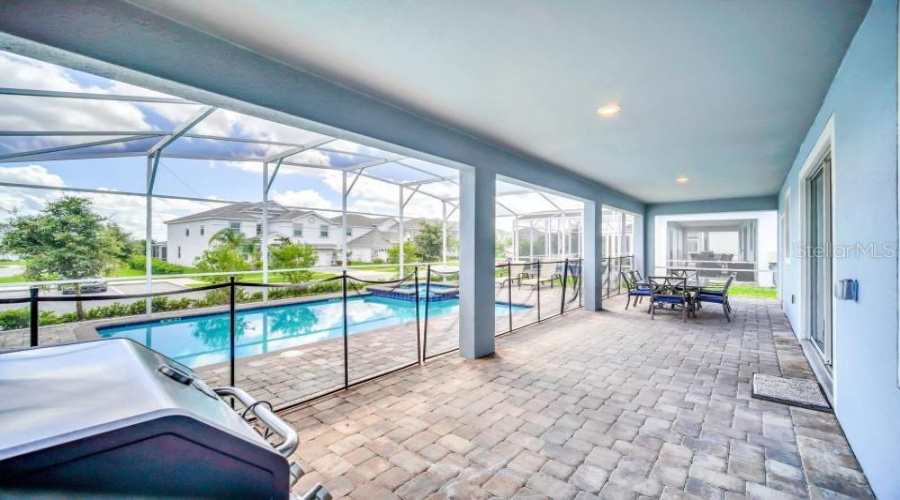 Davenport, Florida 33896, 8 Bedrooms Bedrooms, ,5 Bathroomsbathrooms,Residential,For Sale,Maidstone,Mfro6204036