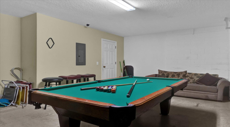 Garage/Game Room