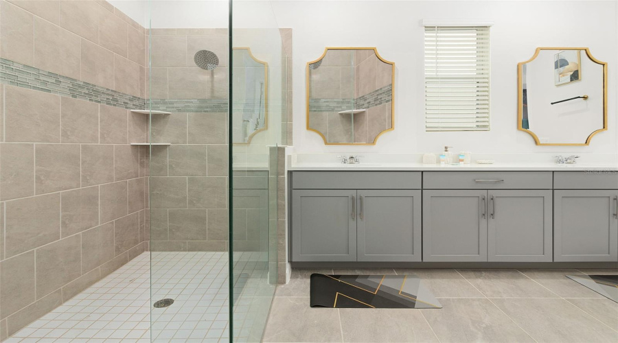 KISSIMMEE, Florida 34747, 6 Bedrooms Bedrooms, ,4 BathroomsBathrooms,Residential,For Sale,TROPICAL PALMS,0,MFRS5118043