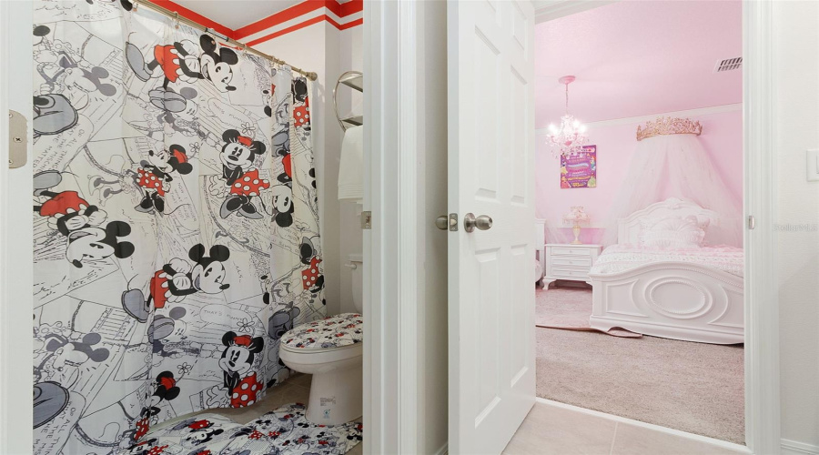 KISSIMMEE, Florida 34747, 6 Bedrooms Bedrooms, ,4 BathroomsBathrooms,Residential,For Sale,TROPICAL PALMS,0,MFRS5118043