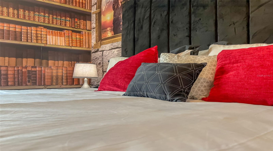 KISSIMMEE, Florida 34747, 6 Bedrooms Bedrooms, ,4 BathroomsBathrooms,Residential,For Sale,TROPICAL PALMS,0,MFRS5118043