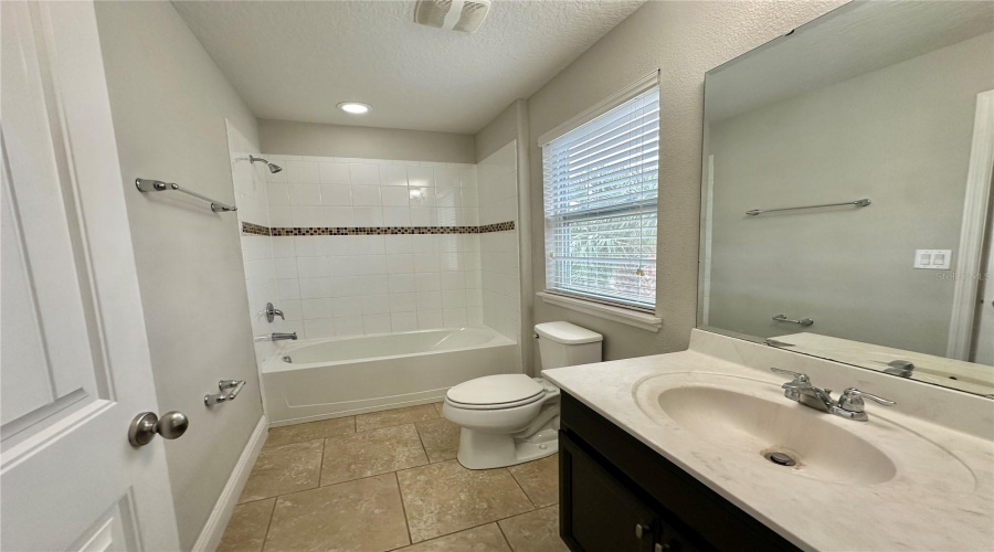 Davenport, Florida 33837, 6 Bedrooms Bedrooms, ,4 Bathroomsbathrooms,Residential,For Sale,Oakbourne,Mfrs5118166
