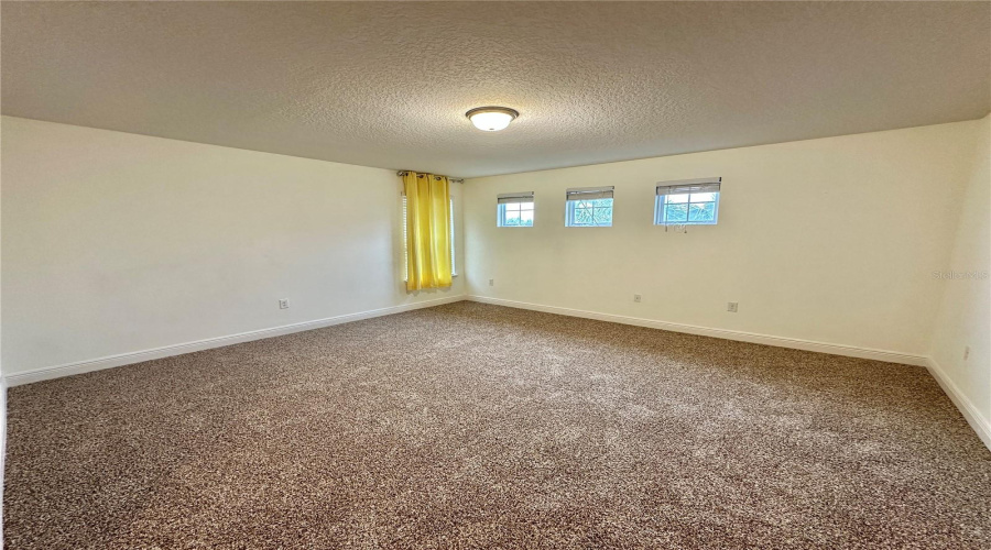 Davenport, Florida 33837, 6 Bedrooms Bedrooms, ,4 Bathroomsbathrooms,Residential,For Sale,Oakbourne,Mfrs5118166