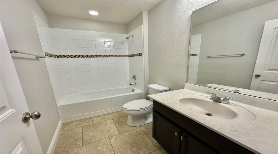 Davenport, Florida 33837, 6 Bedrooms Bedrooms, ,4 Bathroomsbathrooms,Residential,For Sale,Oakbourne,Mfrs5118166
