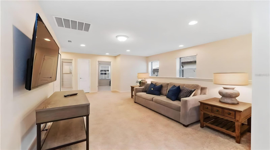 Kissimmee, Florida 34747, 5 Bedrooms Bedrooms, ,4 Bathroomsbathrooms,Residential,For Sale,Geneve,Mfro6267122