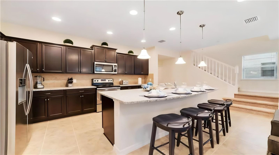 Kissimmee, Florida 34747, 5 Bedrooms Bedrooms, ,4 Bathroomsbathrooms,Residential,For Sale,Geneve,Mfro6267122