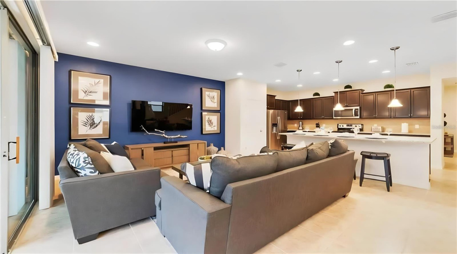Kissimmee, Florida 34747, 5 Bedrooms Bedrooms, ,4 Bathroomsbathrooms,Residential,For Sale,Geneve,Mfro6267122
