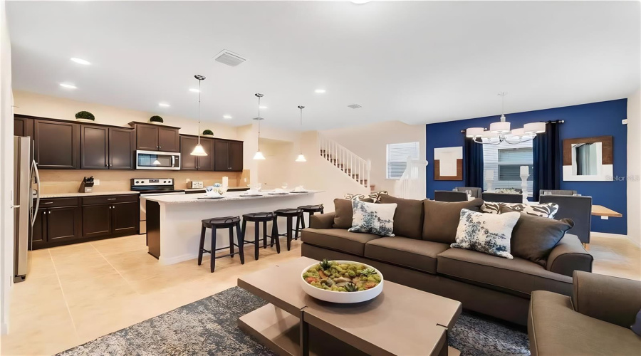 Kissimmee, Florida 34747, 5 Bedrooms Bedrooms, ,4 Bathroomsbathrooms,Residential,For Sale,Geneve,Mfro6267122
