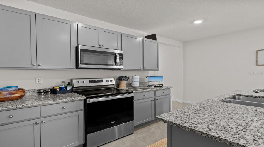 Davenport, Florida 33837, 3 Bedrooms Bedrooms, ,2 Bathroomsbathrooms,Residential,For Sale,Brisbane,Mfro6269845