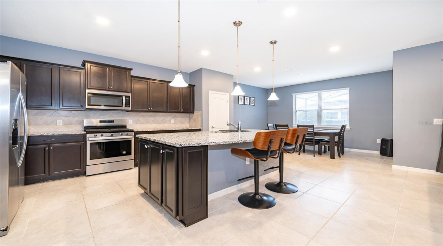 Davenport, Florida 33837, 5 Bedrooms Bedrooms, ,4 Bathroomsbathrooms,Residential,For Sale,Misty Oak,Mfrs5118137