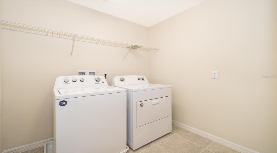 Davenport, Florida 33837, 5 Bedrooms Bedrooms, ,4 Bathroomsbathrooms,Residential,For Sale,Misty Oak,Mfrs5118137
