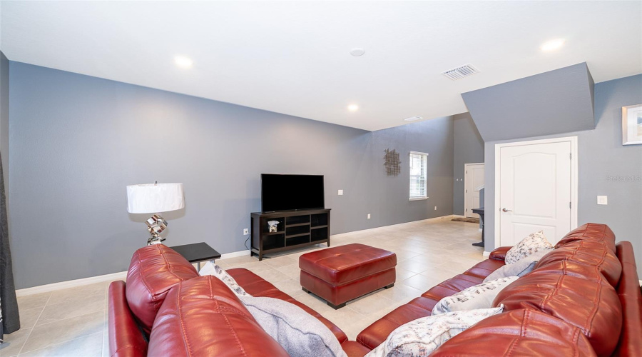 Davenport, Florida 33837, 5 Bedrooms Bedrooms, ,4 Bathroomsbathrooms,Residential,For Sale,Misty Oak,Mfrs5118137
