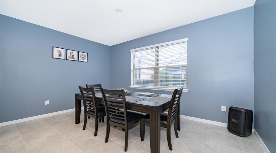 Davenport, Florida 33837, 5 Bedrooms Bedrooms, ,4 Bathroomsbathrooms,Residential,For Sale,Misty Oak,Mfrs5118137