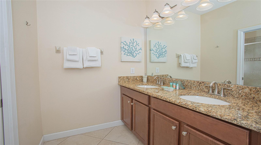 Davenport, Florida 33896, 6 Bedrooms Bedrooms, ,6 Bathroomsbathrooms,Residential,For Sale,Wexford,Mfro6269195