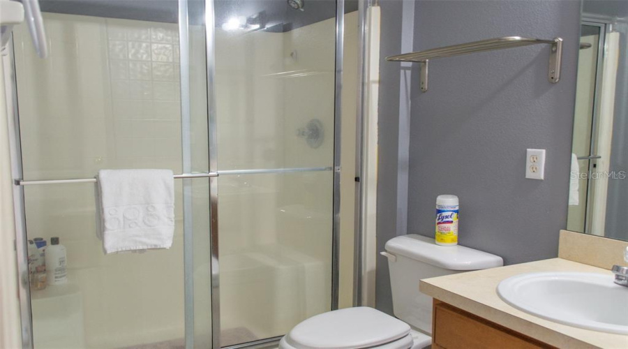 Davenport, Florida 33896, 4 Bedrooms Bedrooms, ,3 Bathroomsbathrooms,Residential,For Sale,Earlmont,Mfrs5111388